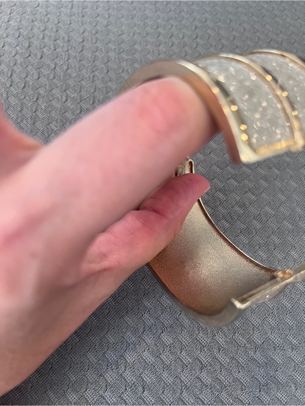 Gold Wide Shimmer Glitter Inlay Hinge Cuff Statement Bracelet Unbranded - Picture 8 of 11